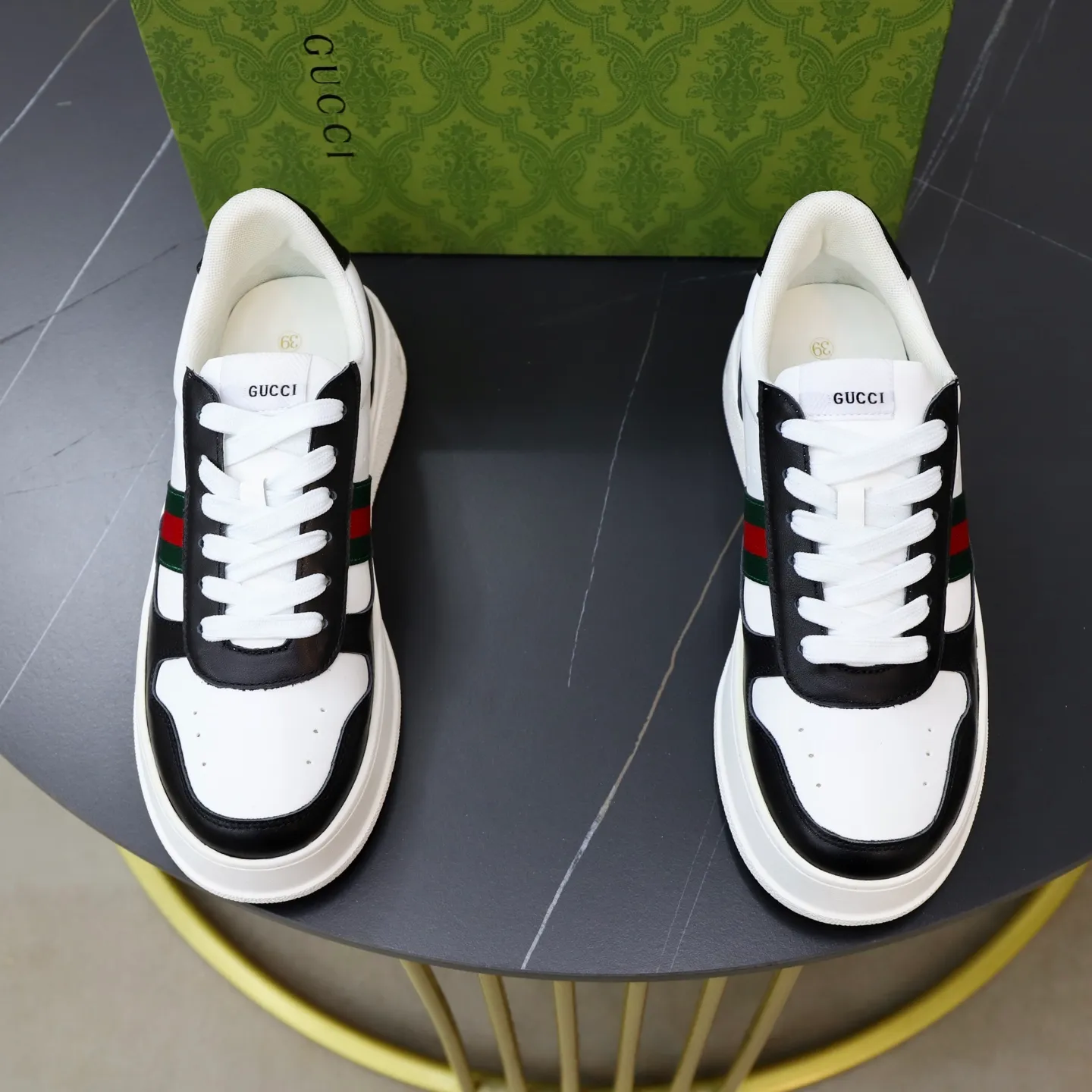 Ex-factory price: 400💰🙅‍♂️🙅‍♂️🙅‍♂️ Brand: GUCCI Standard code: 38-44 (45 customized) Grade: Same as the official website Material: Original leather stitching brand cloth Comfortable and breathable sheepskin lining Lightweight and wear-resistant outsole Style category: Men's fashionable casual shoes Sports shoes Distinguished luxury brand elements Top luxury Color: actual picture color